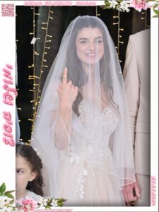 כלה עם טבעת על אצבע תחת הופה, תמונת מגנט